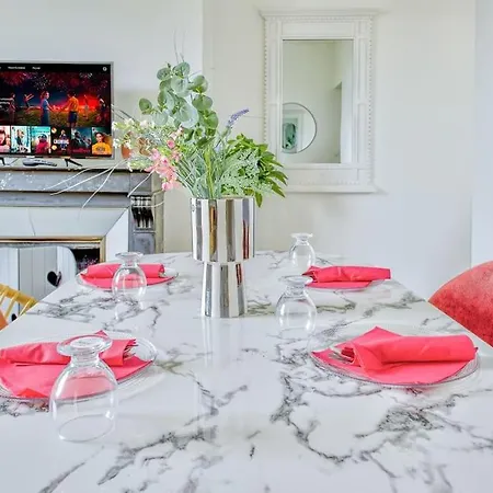 Le Safari - Face Gare - Parking - Familial & Architecte - Rent Immo *